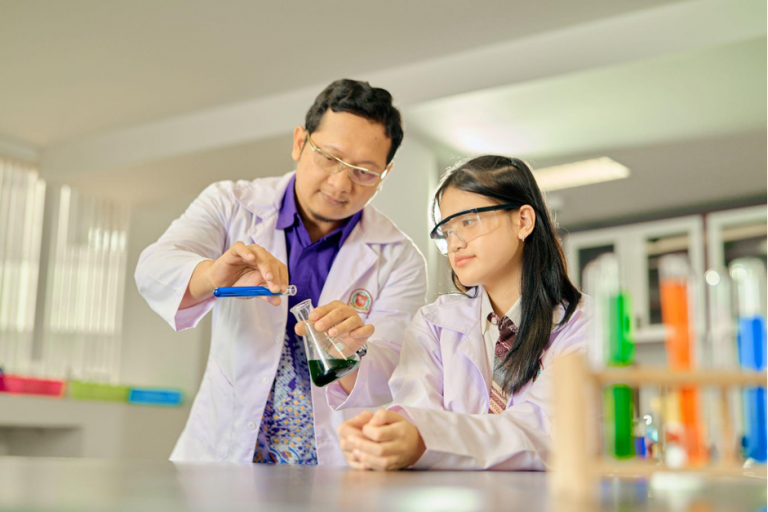 Belajar Sains Seru dan Interaktif? Temukan di BINUS SCHOOL Surabaya!