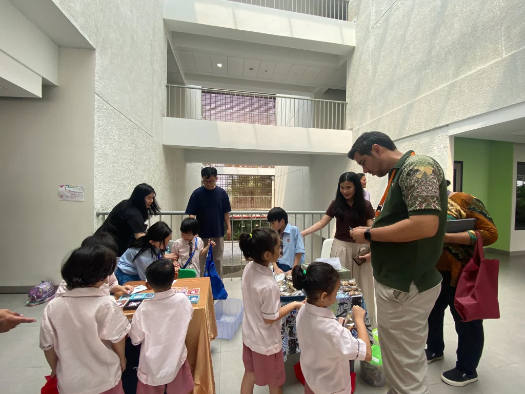 Preparing for the Bazaar: Learning Before the Selling